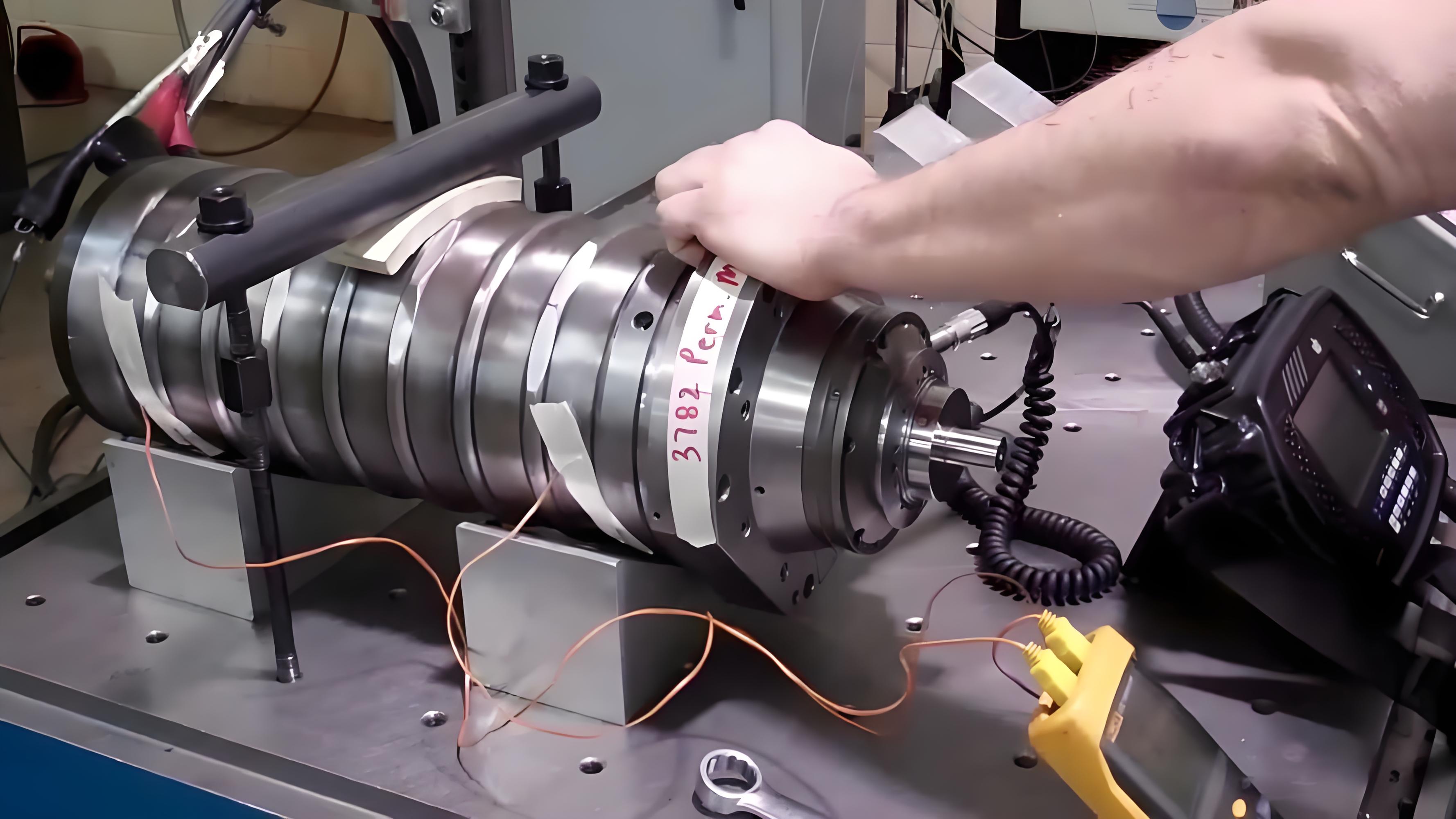 在大隈機床主軸維修現場，忙碌有序